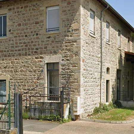 La Parenthese Doree A Saint Bel Sain-Bel